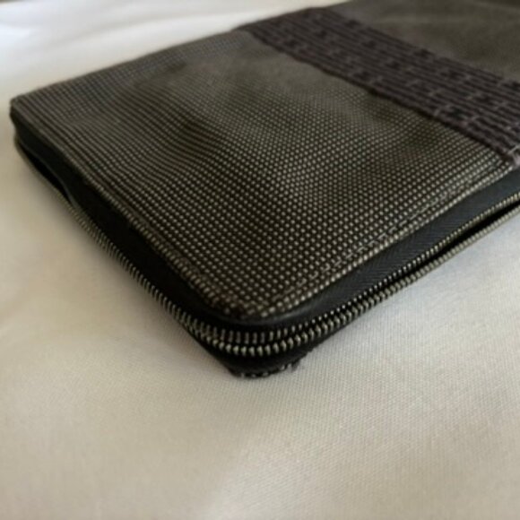 Hermes Clutch Bag Ale Line Zip Around Gray Canvas - Picture 6 of 16
